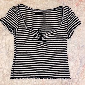STRIPED STYLISH CROP TOP SIZE SMALL